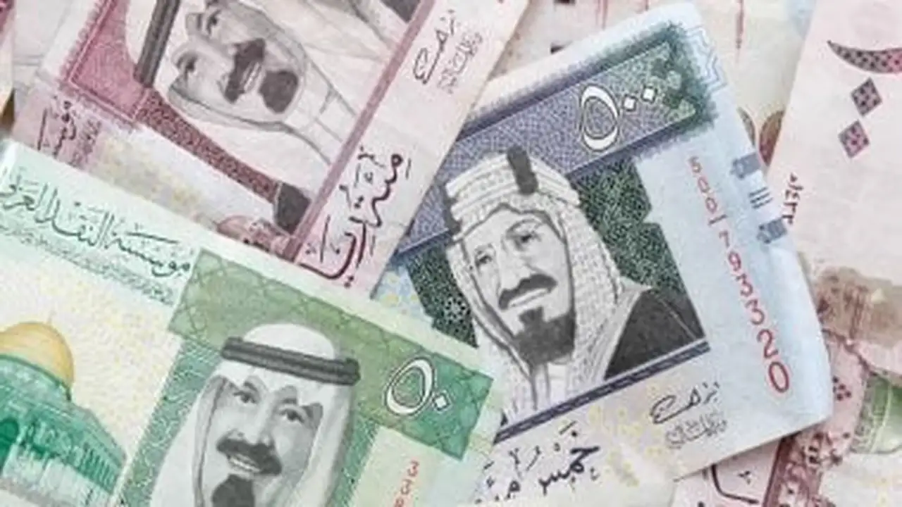سعر الريال السعودي مقابل الجنيه اليوم الاثنين 1-12-2025 يعكس استقرار السوق المصرفية